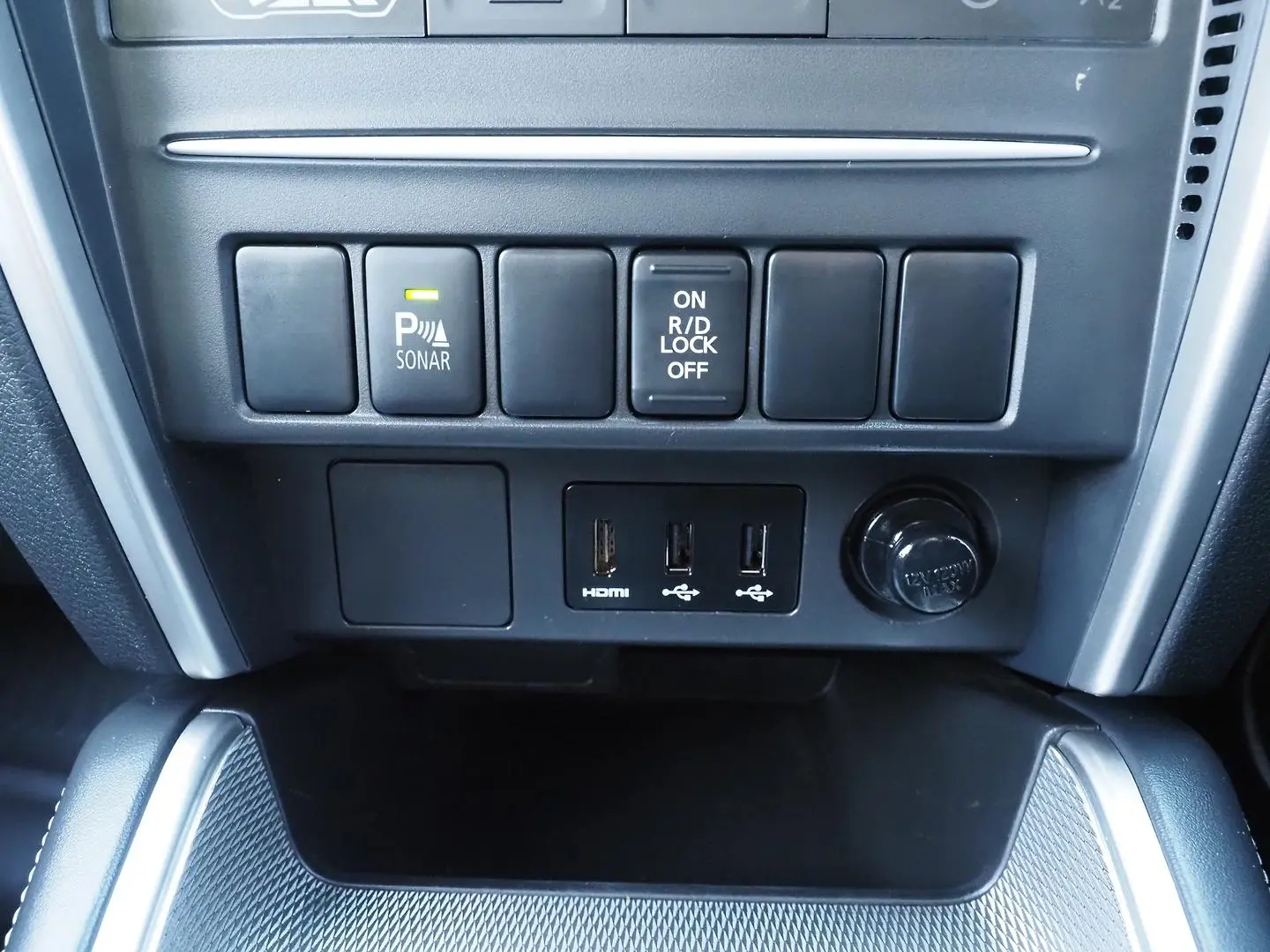 2022 Mitsubishi Triton Gallery Image 31