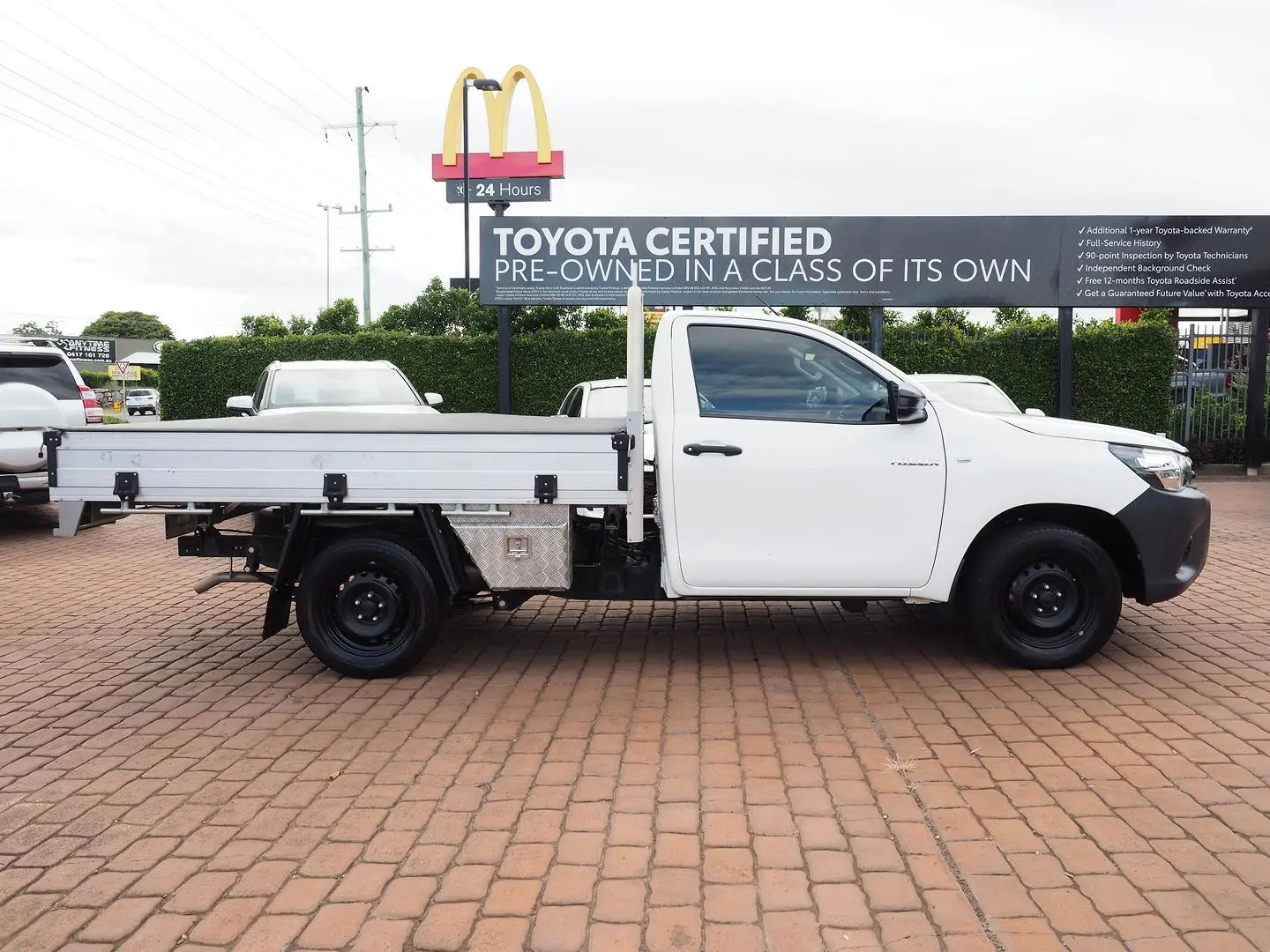 2020 Toyota Hilux Gallery Image 4