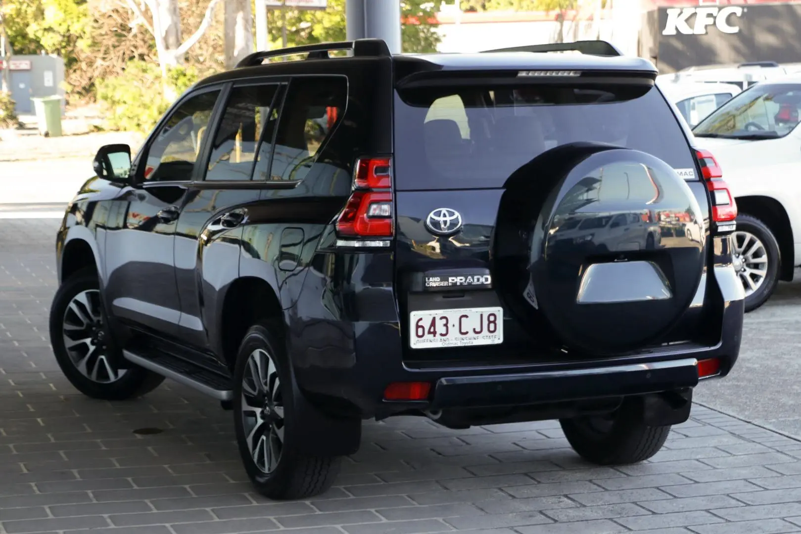 2021 Toyota Landcruiser Prado Gallery Image 2