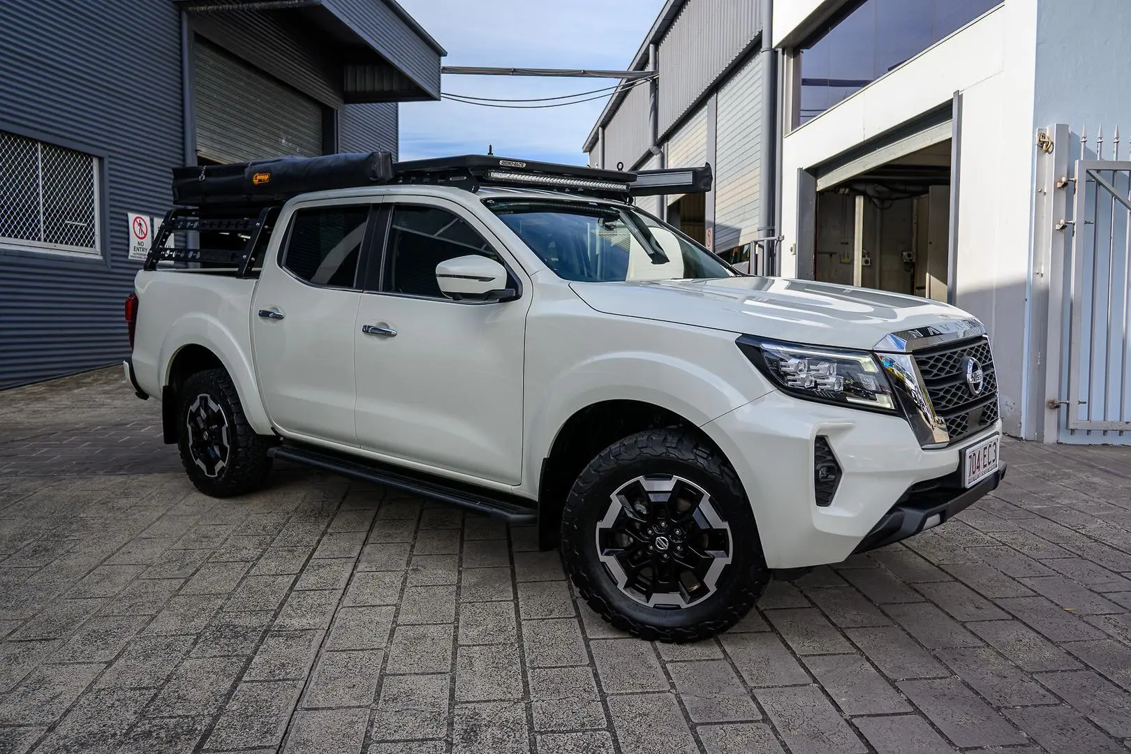 2022 Nissan Navara Gallery Image 1