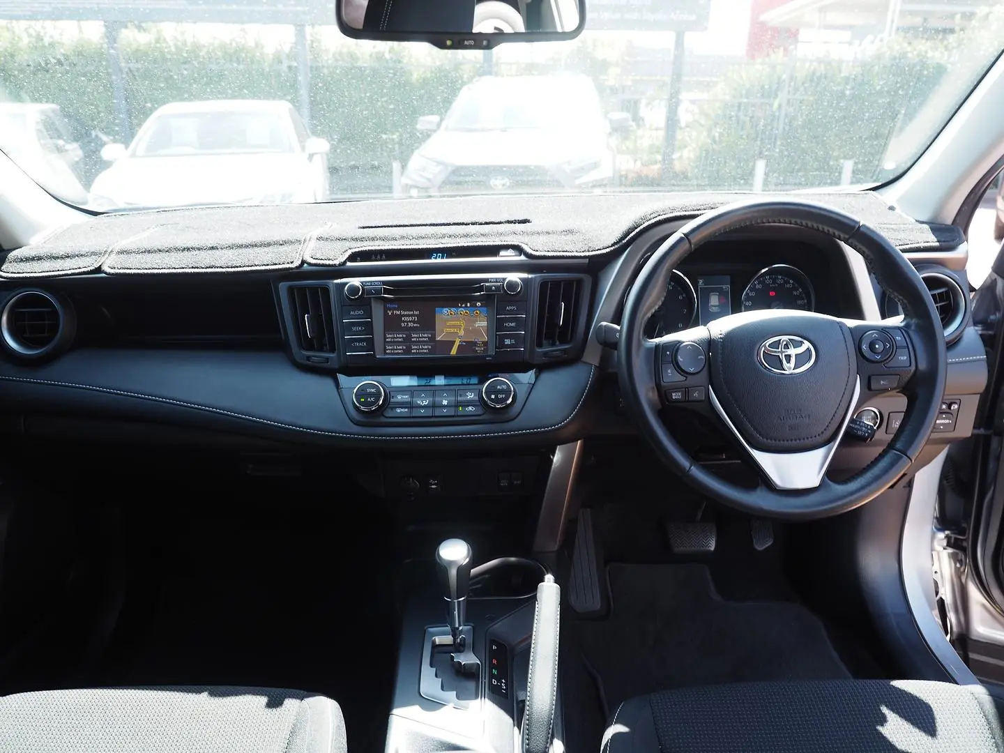 2017 Toyota RAV4 Image 21