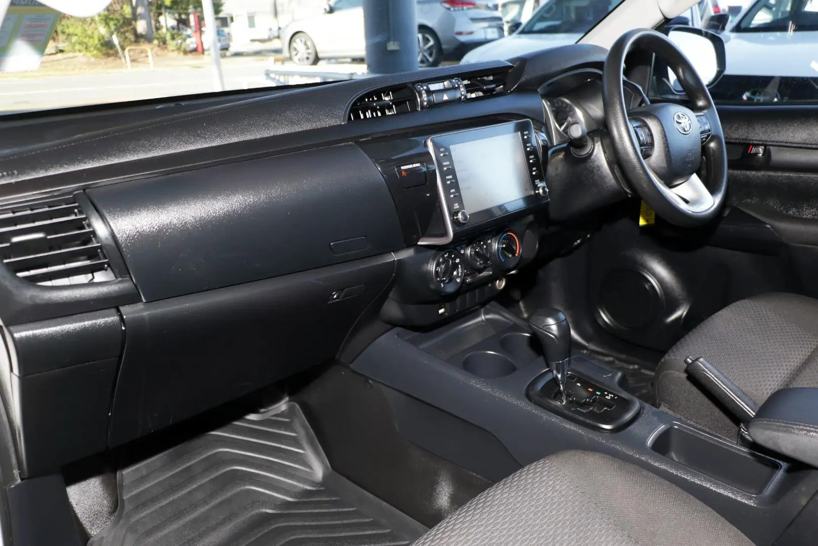 2023 Toyota Hilux Gallery Image 7