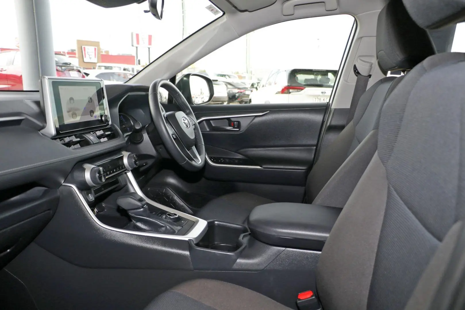 2024 Toyota RAV4 Gallery Image 8