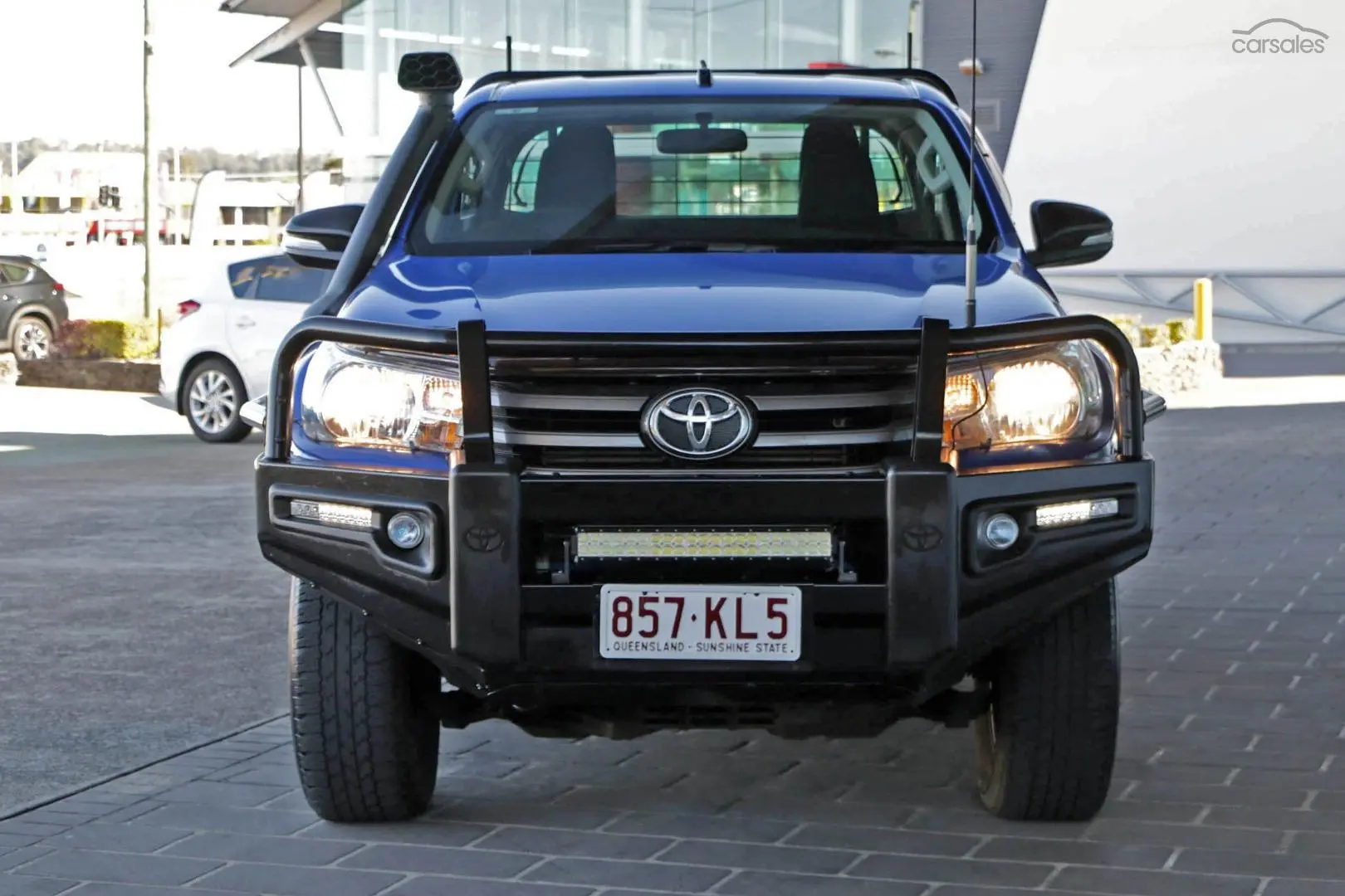 2016 Toyota Hilux Image 3