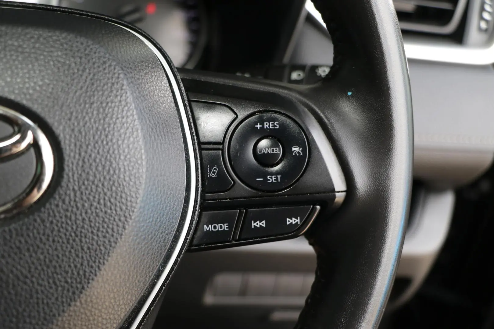 2022 Toyota RAV4 Gallery Image 18