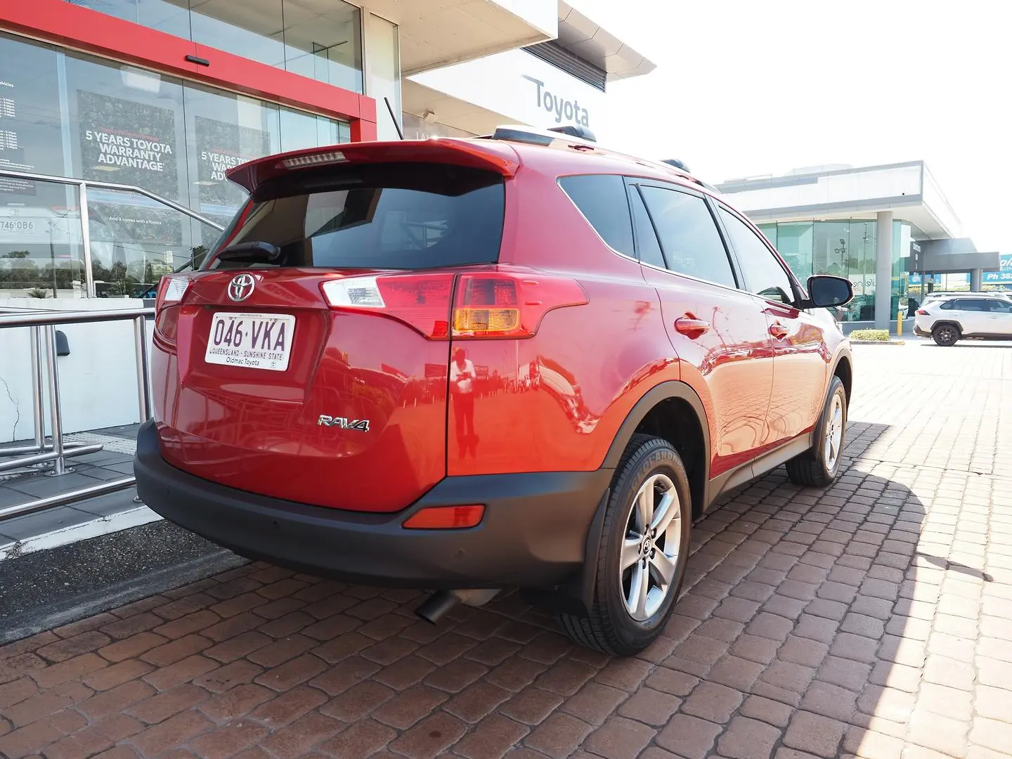 2015 Toyota RAV4 Gallery Image 2