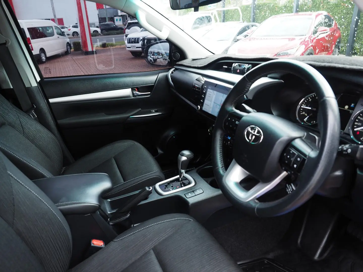 2022 Toyota Hilux Gallery Image 23
