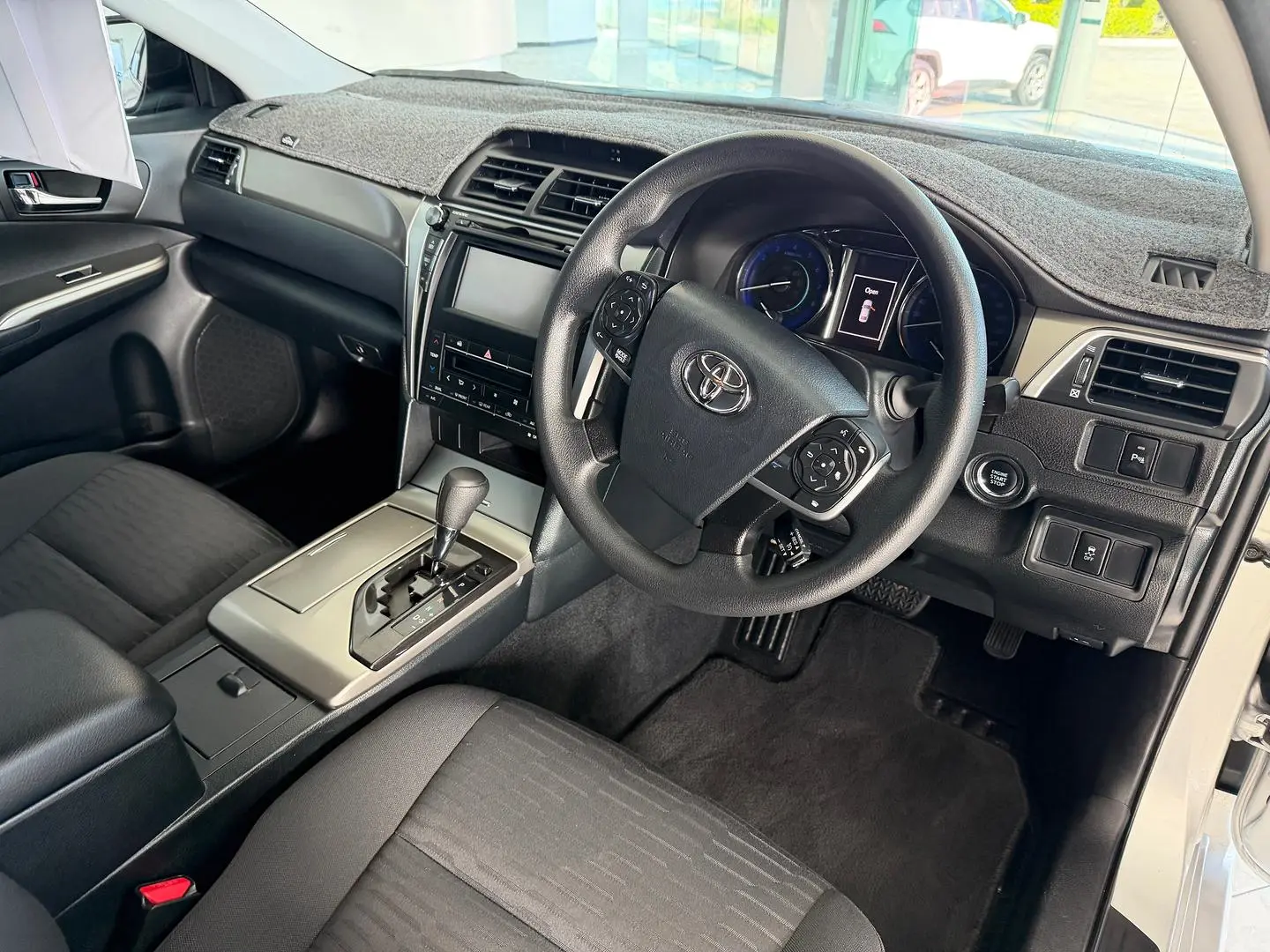 2016 Toyota Aurion Gallery Image 3