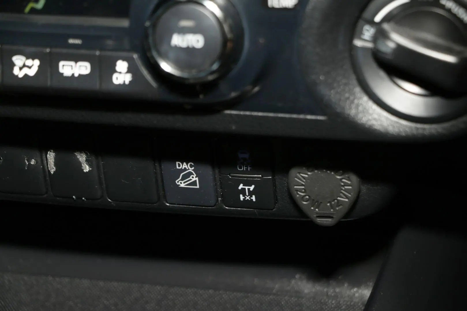 2021 Toyota Hilux Gallery Image 16