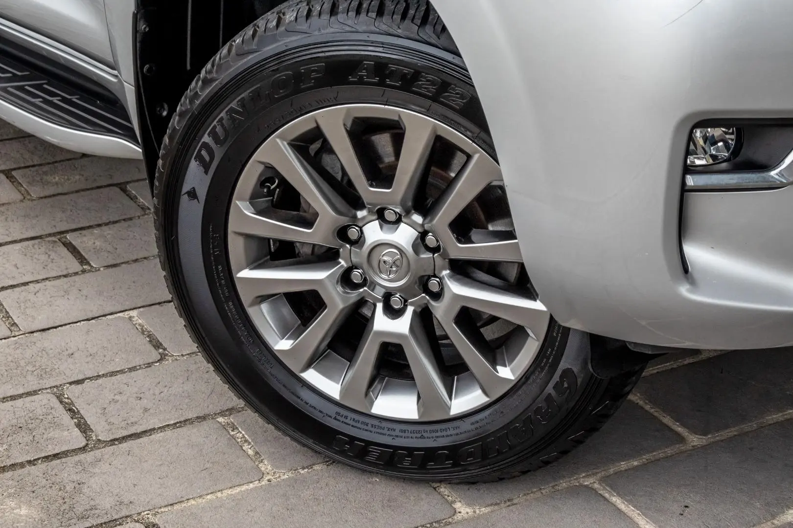 2020 Toyota Landcruiser Prado Gallery Image 25
