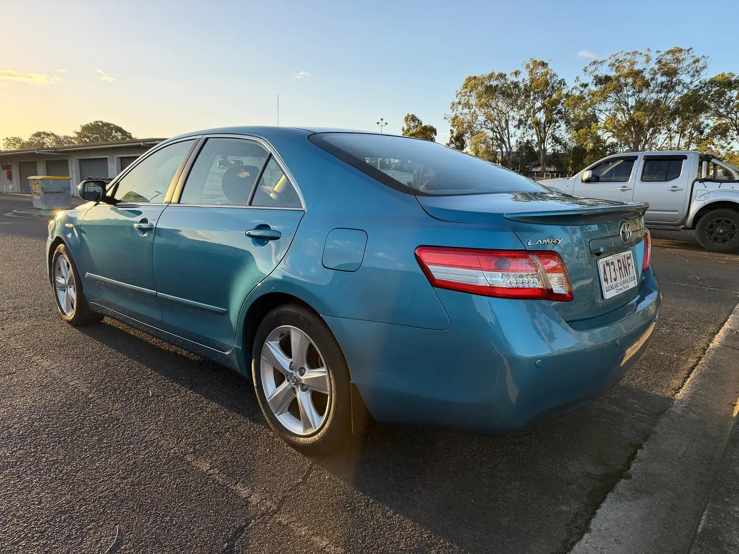 2010 Toyota Camry Gallery Image 3