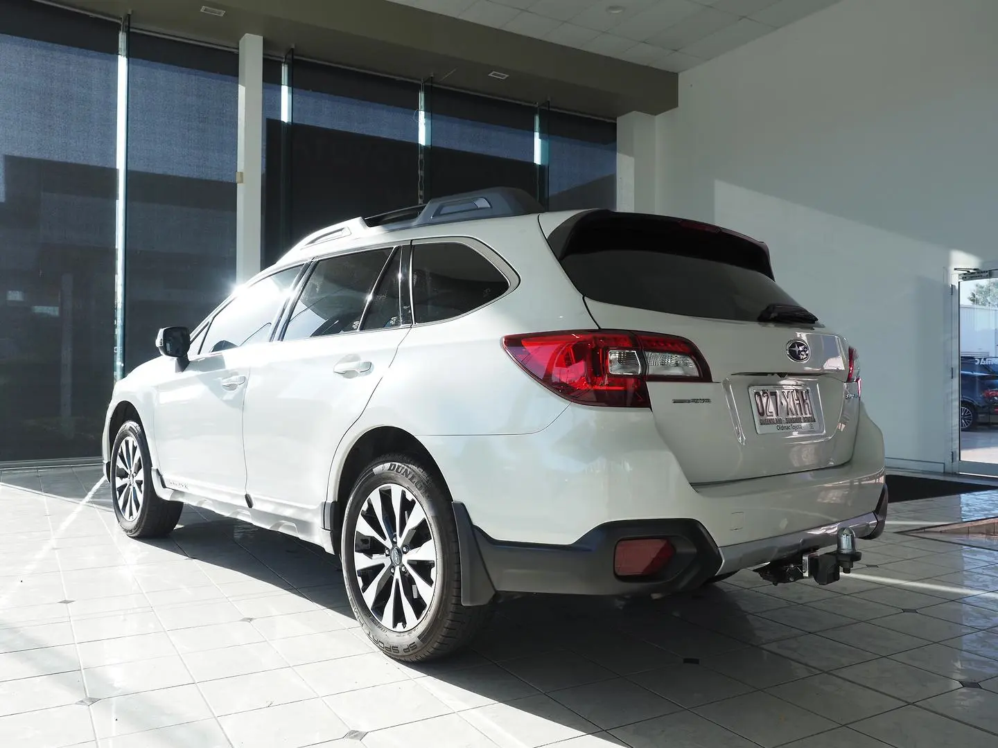 2017 Subaru Outback Gallery Image 2