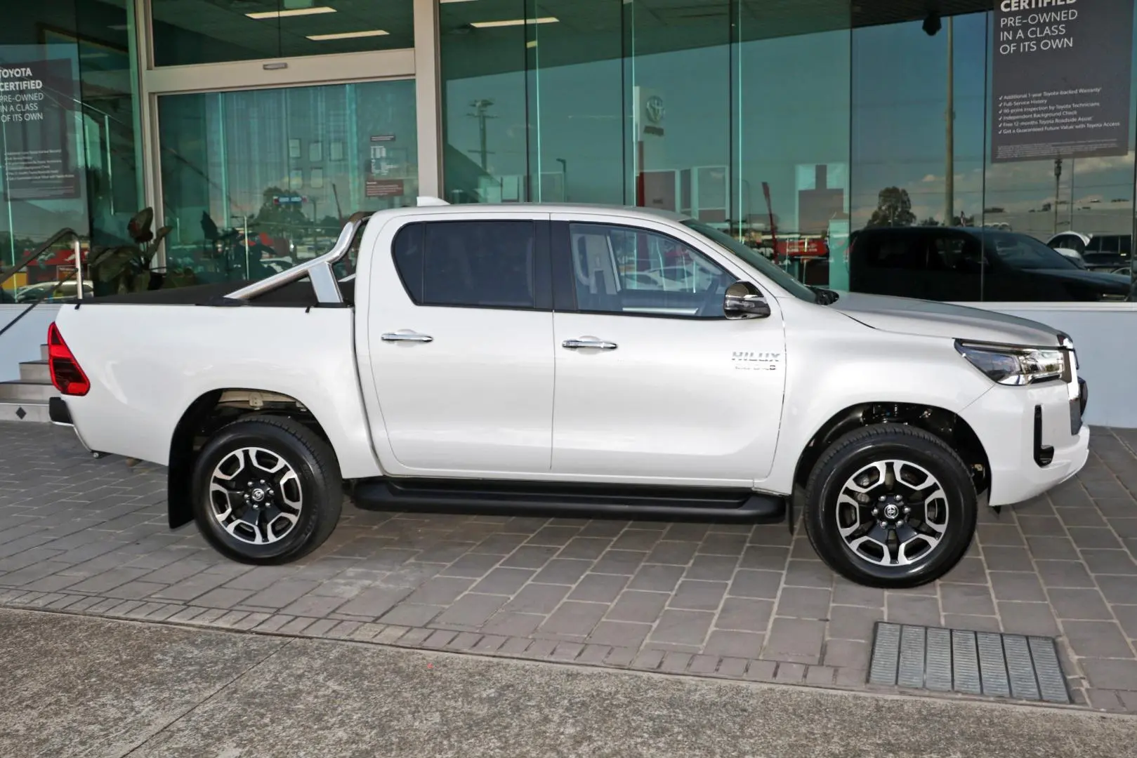 2023 Toyota Hilux Gallery Image 6