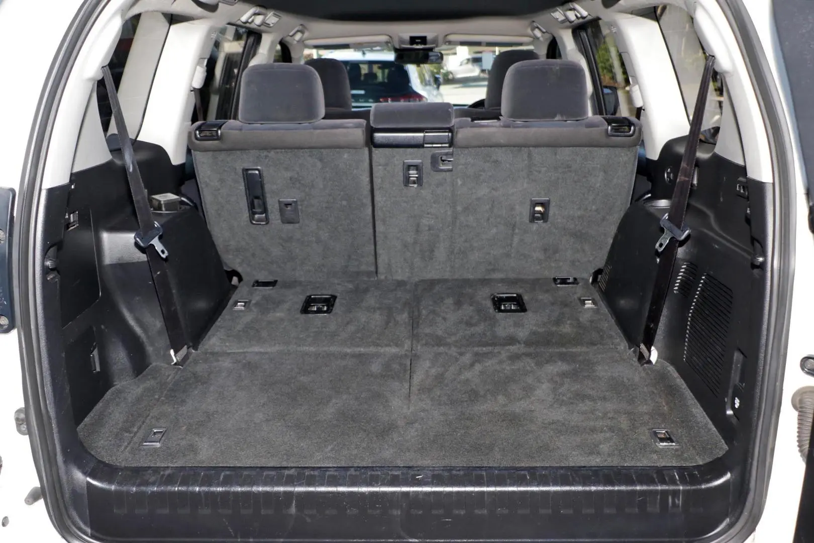 2022 Toyota Landcruiser Prado Gallery Image 22