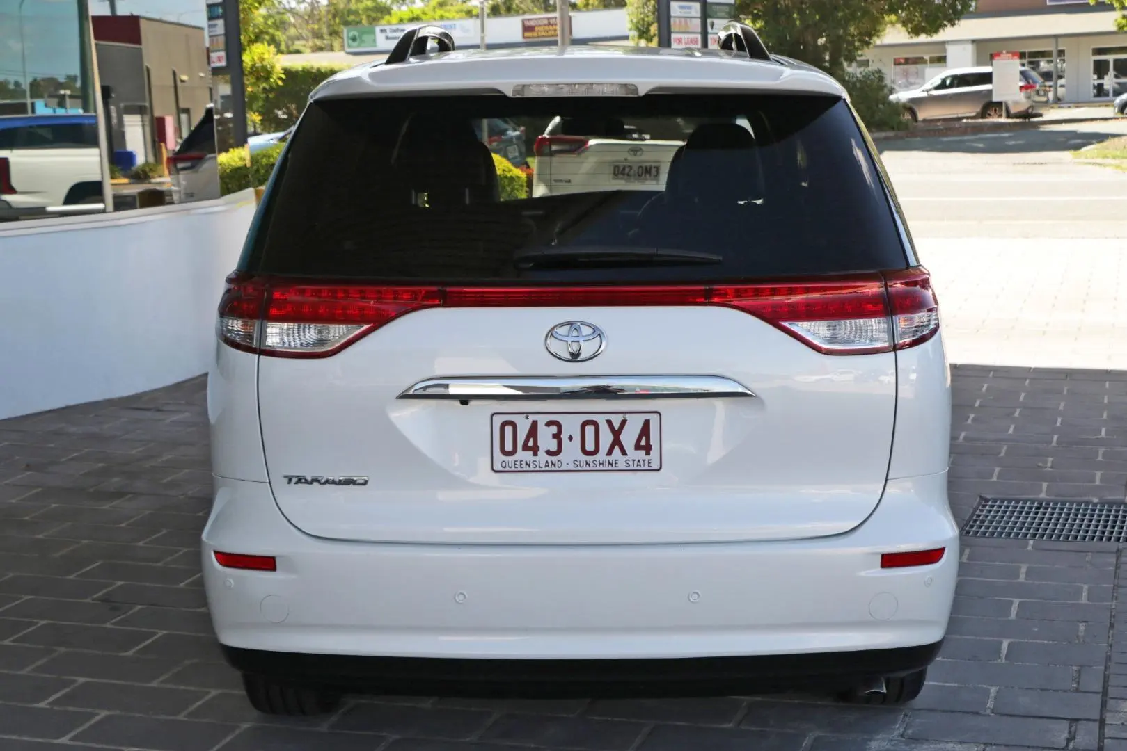 2018 Toyota Tarago Gallery Image 4