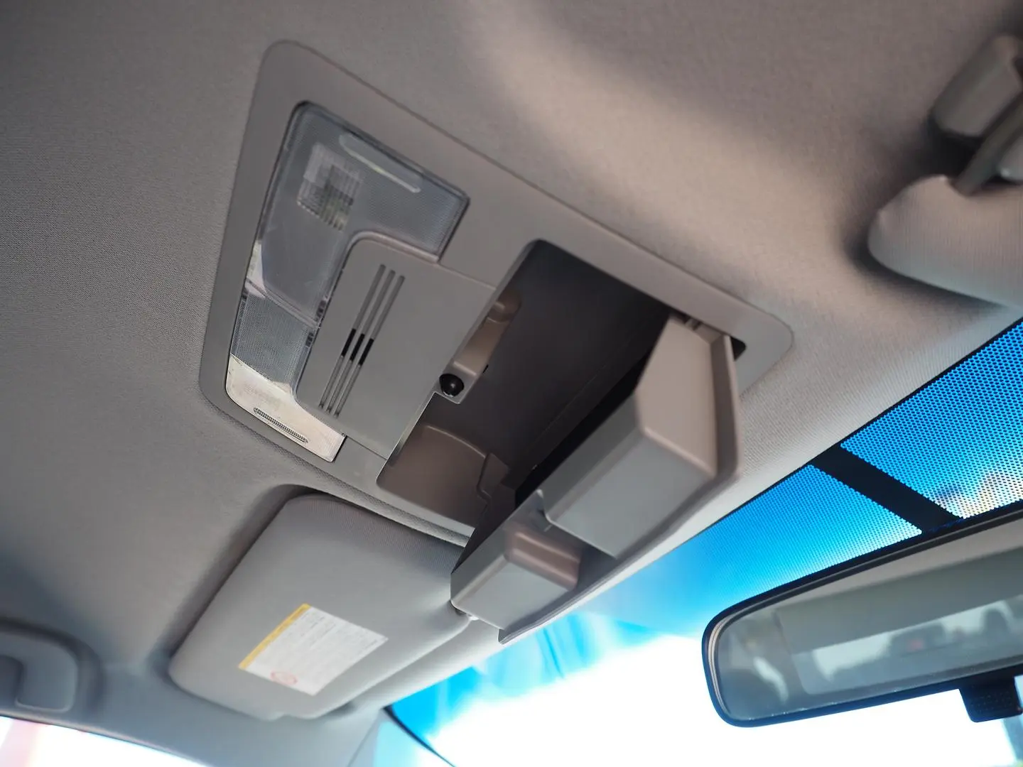 2016 Toyota Camry Gallery Image 22