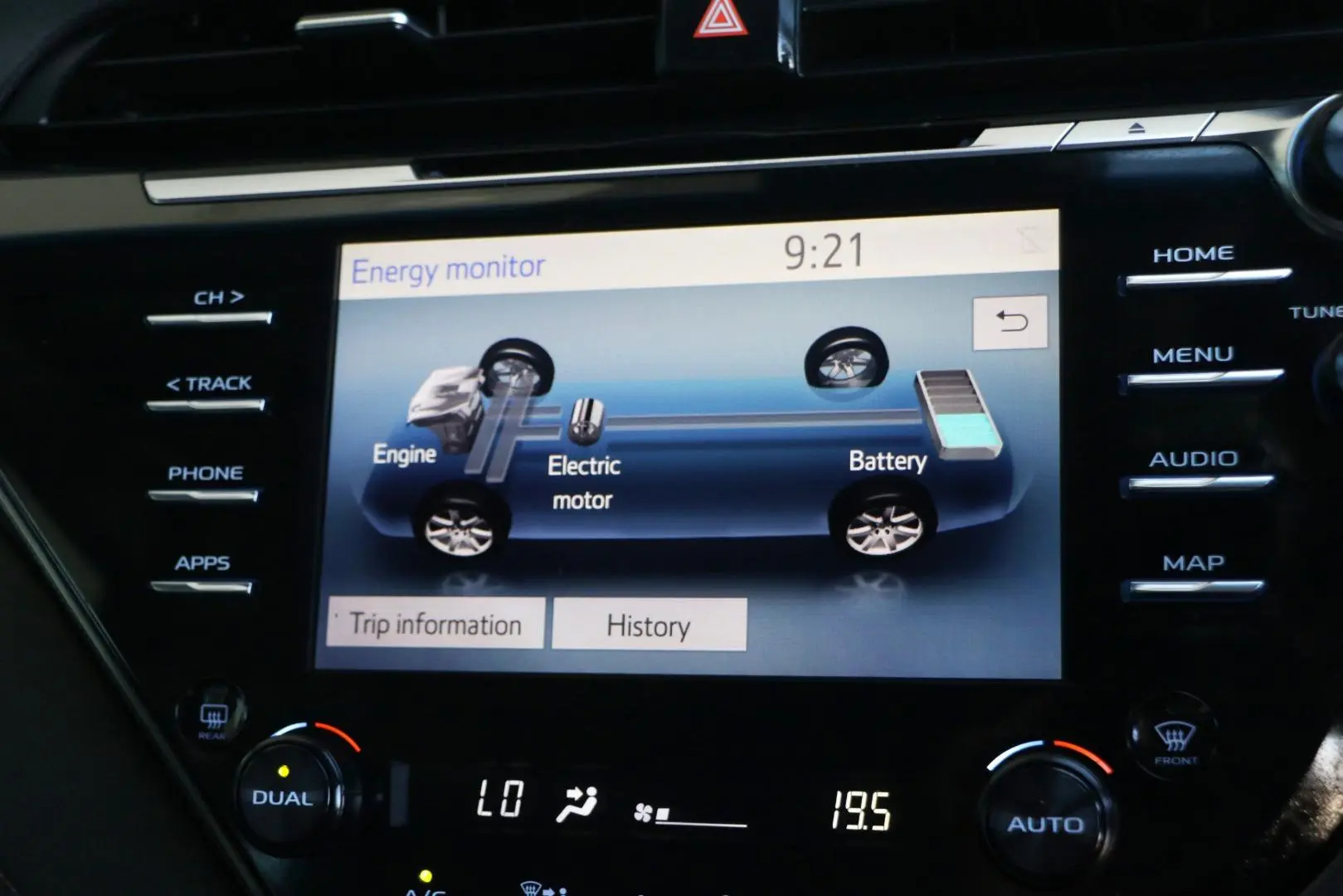 2018 Toyota Camry Gallery Image 12