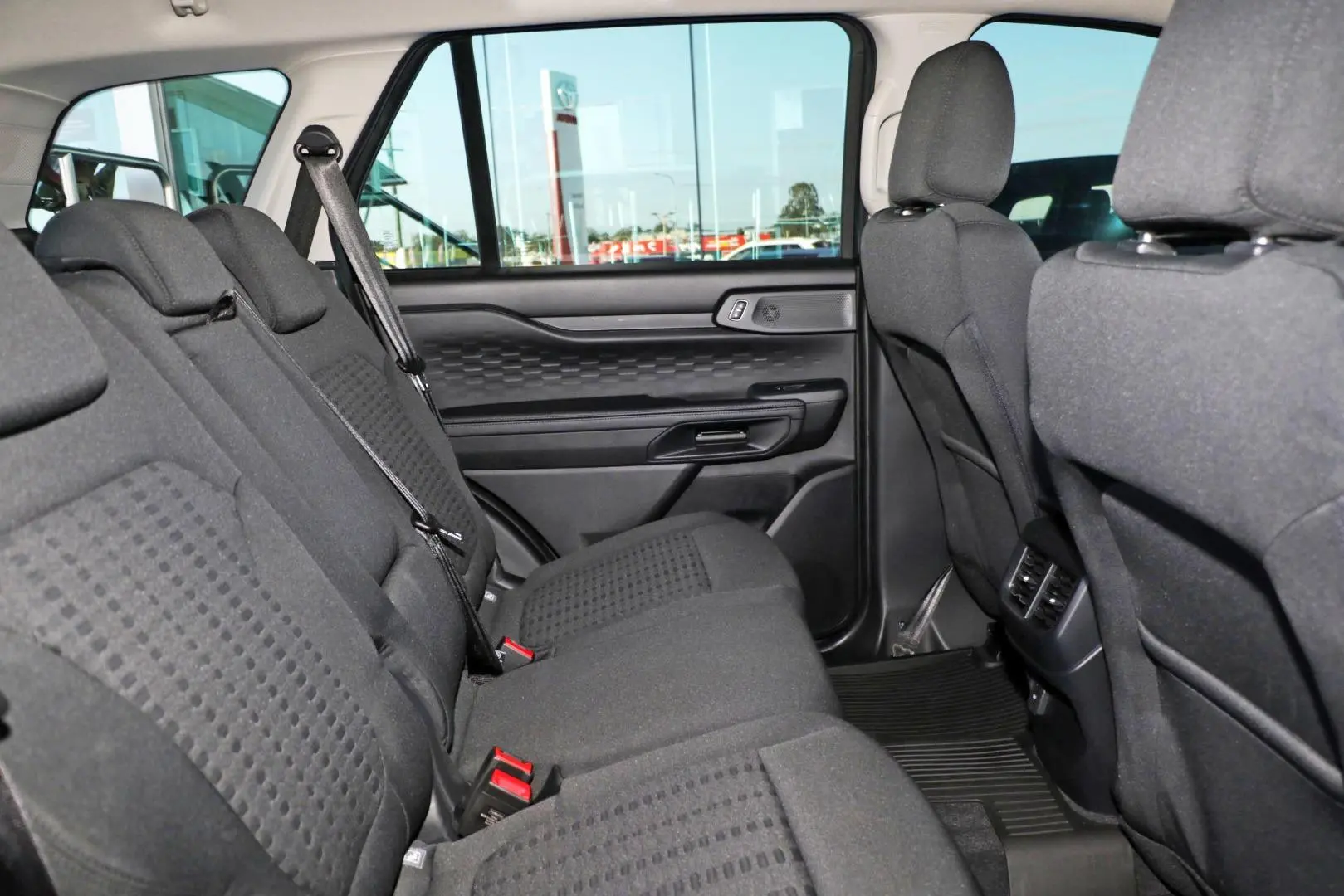 2024 Ford Everest Gallery Image 9