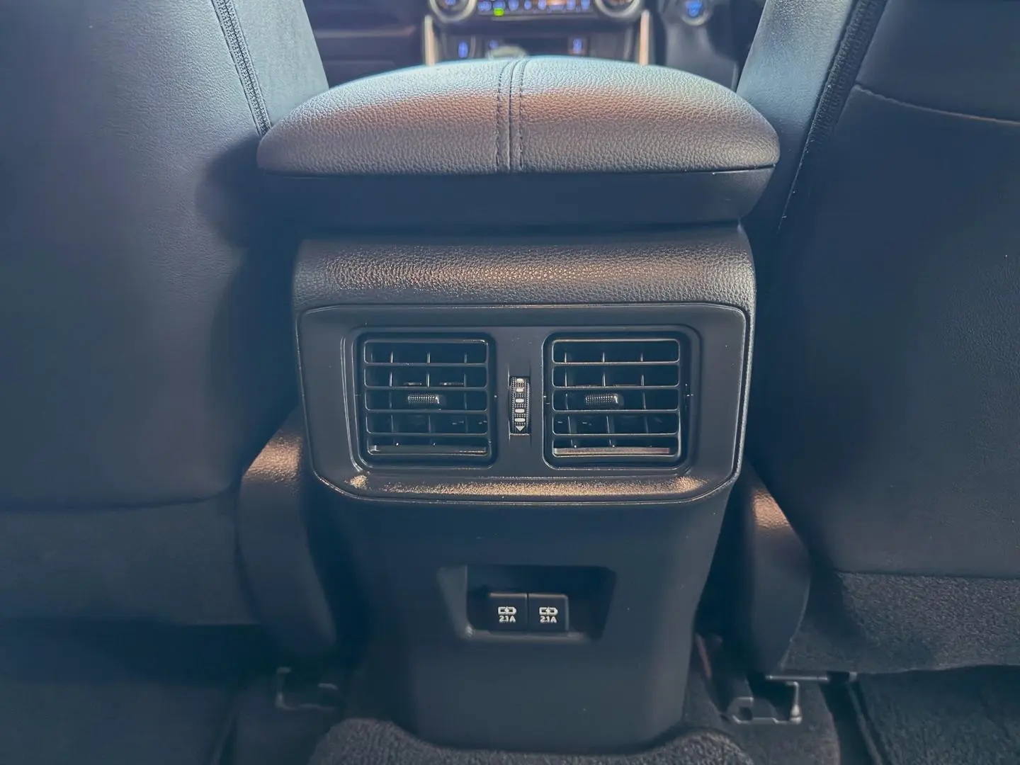 2022 Toyota RAV4 Gallery Image 13