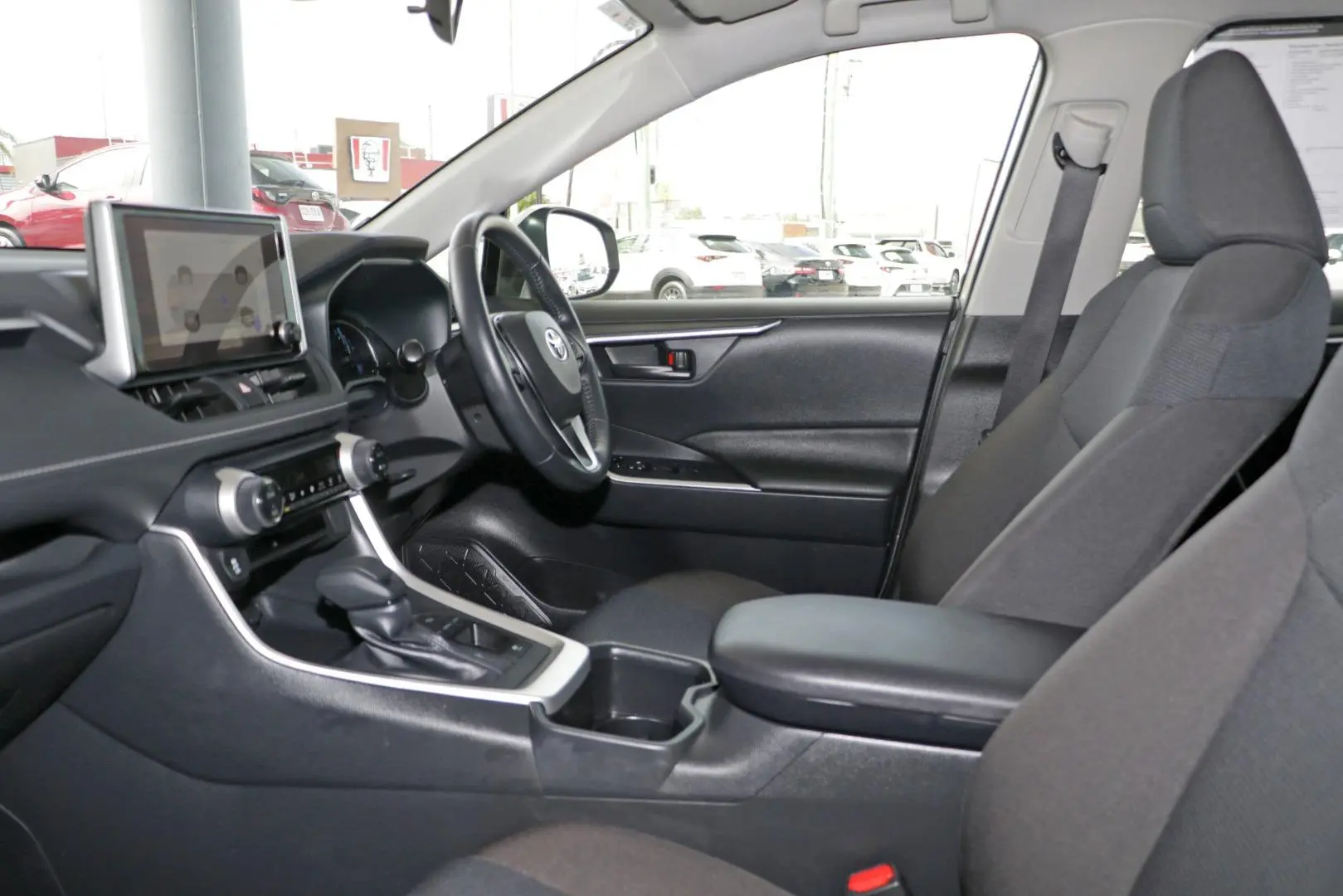 2024 Toyota RAV4 Gallery Image 8