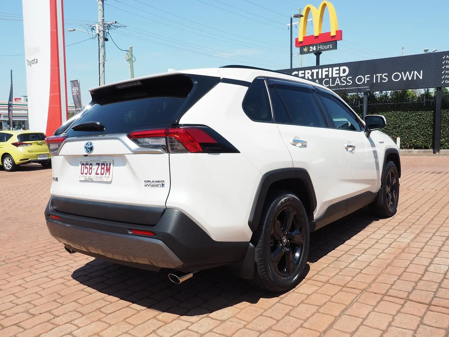 2019 Toyota RAV4 Image 6