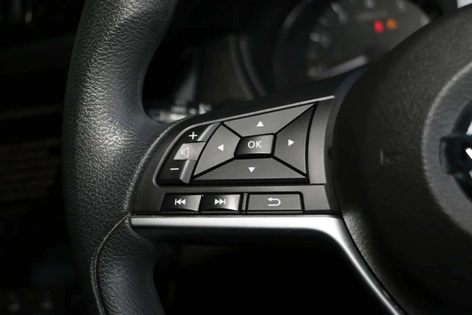 2022 Nissan X-TRAIL Gallery Image 13