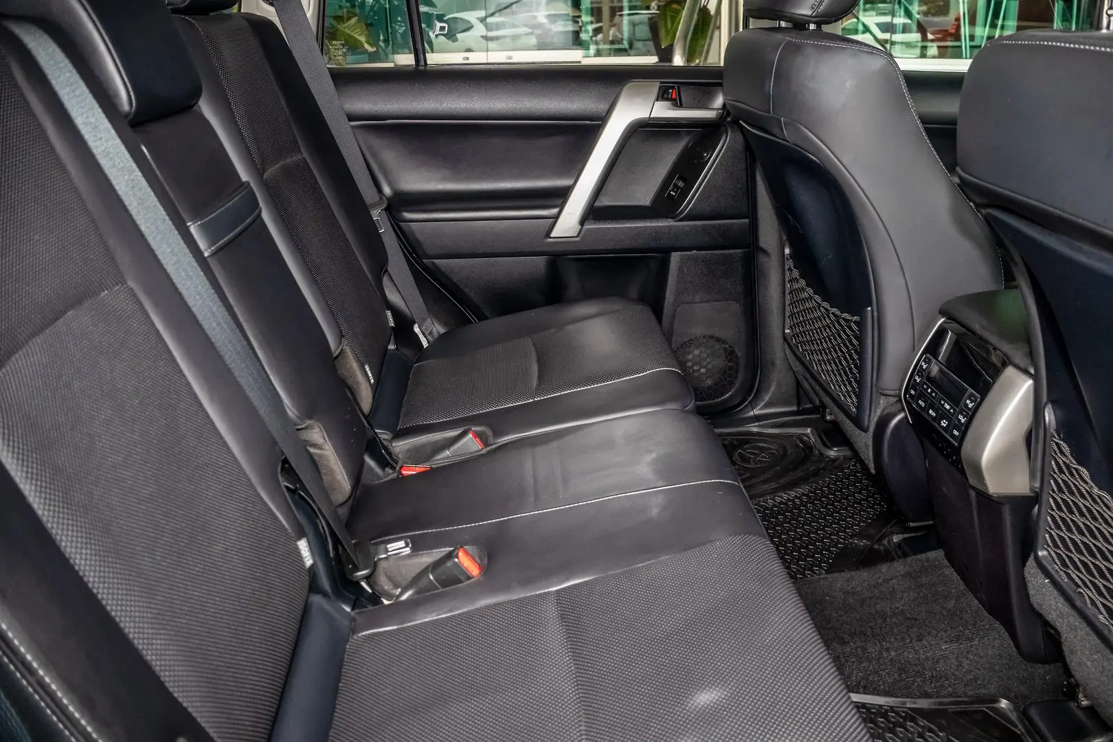 2021 Toyota Landcruiser Prado Gallery Image 9