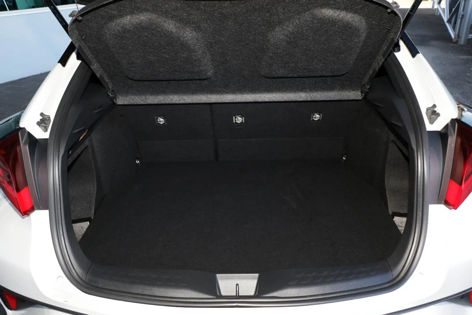 2021 Toyota C-HR Gallery Image 23