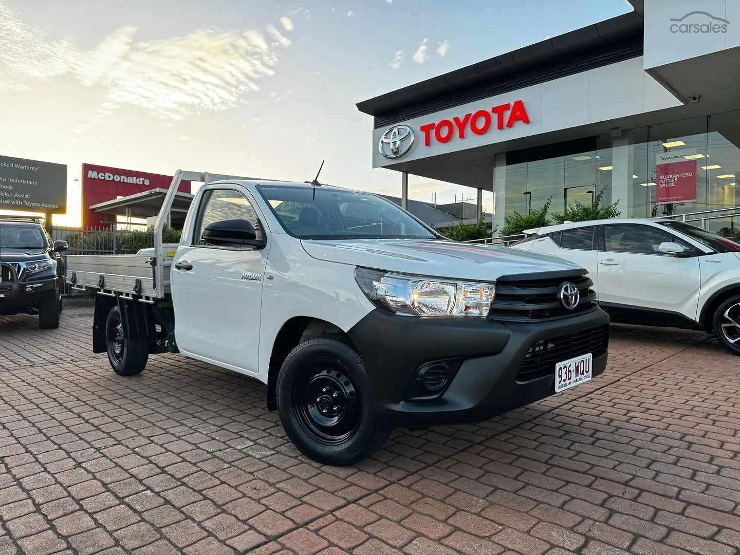 2016 Toyota Hilux Image 1