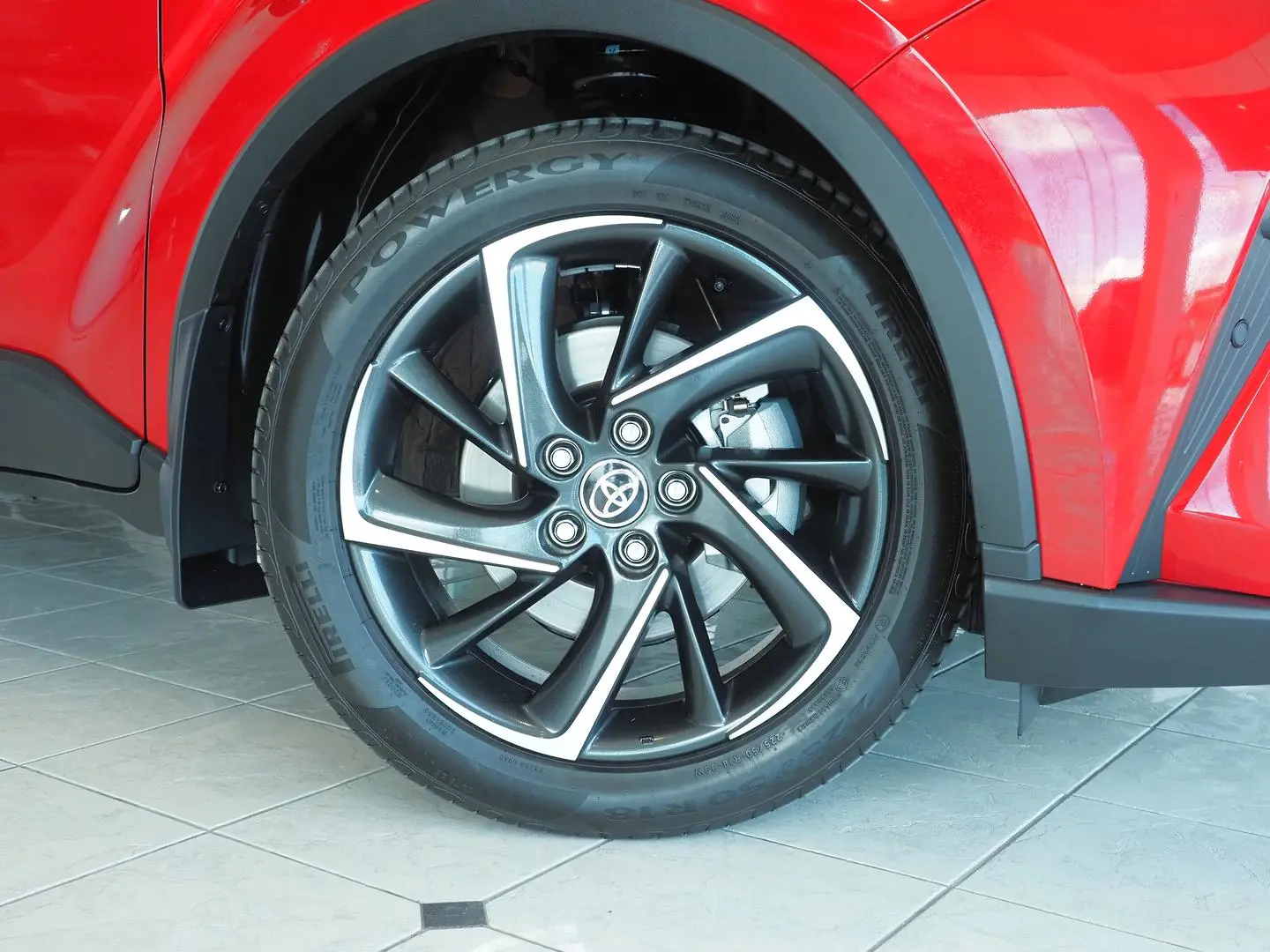 2021 Toyota C-HR Gallery Image 13