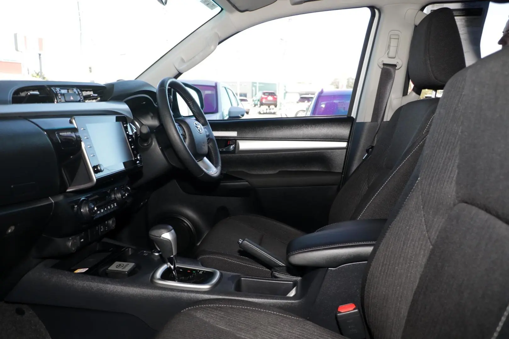 2025 Toyota Hilux Gallery Image 9