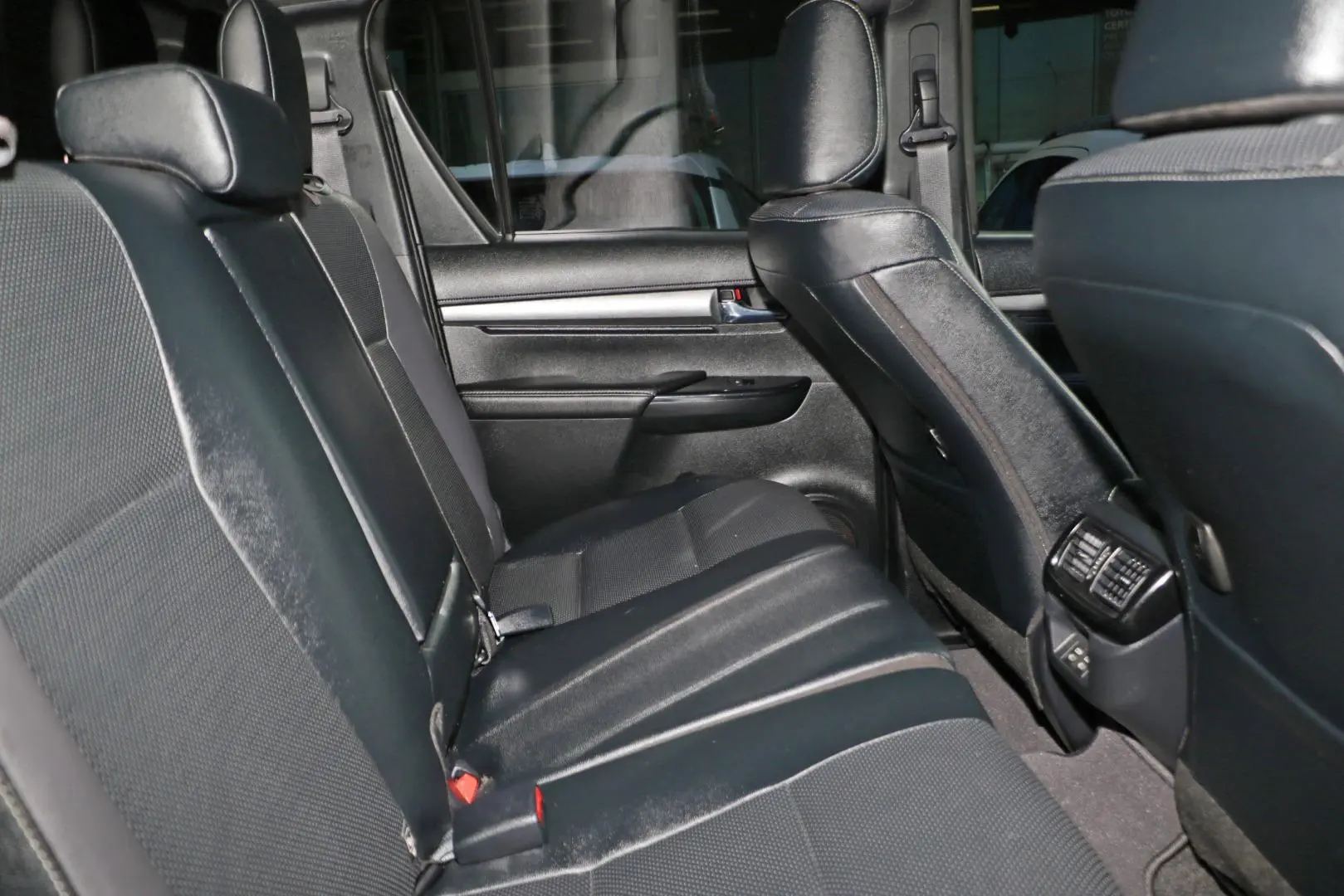 2024 Toyota Hilux Gallery Image 9