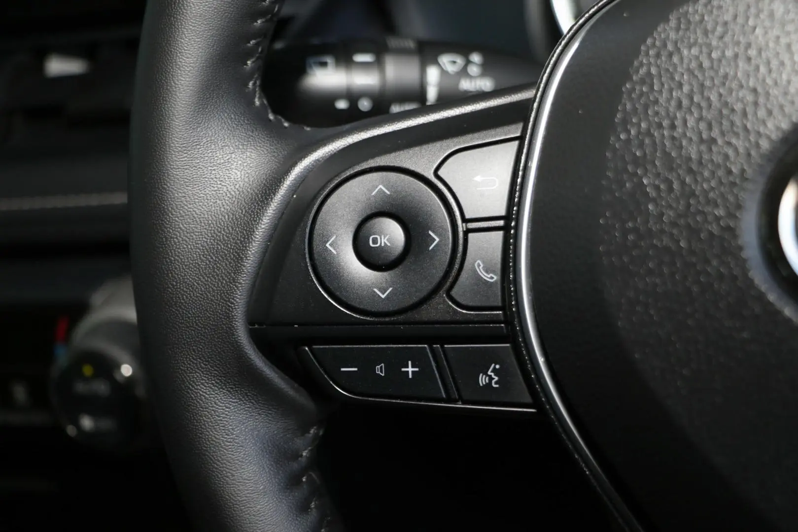 2025 Toyota RAV4 Gallery Image 18