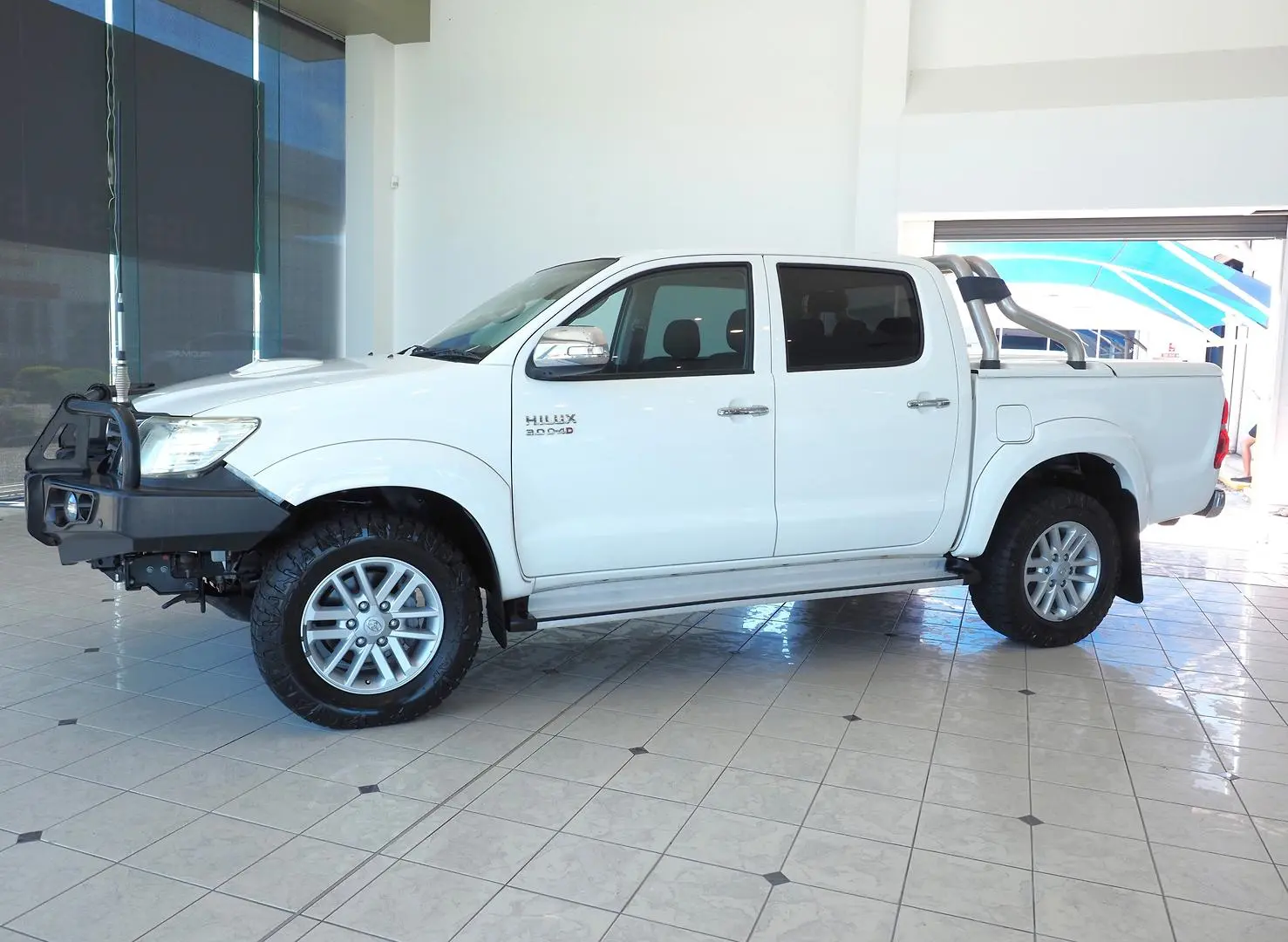2015 Toyota Hilux Gallery Image 9