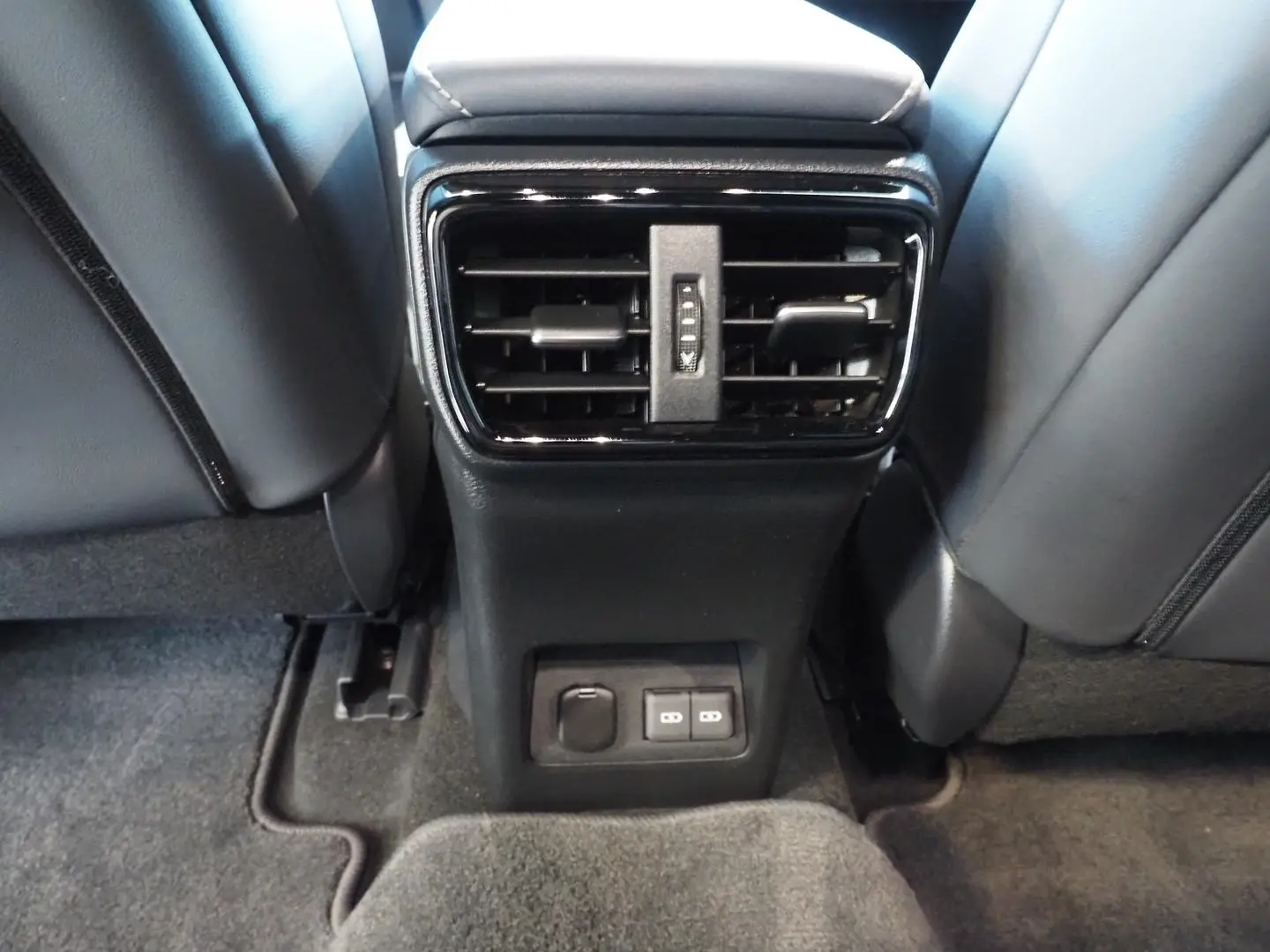 2024 Lexus NX Gallery Image 15