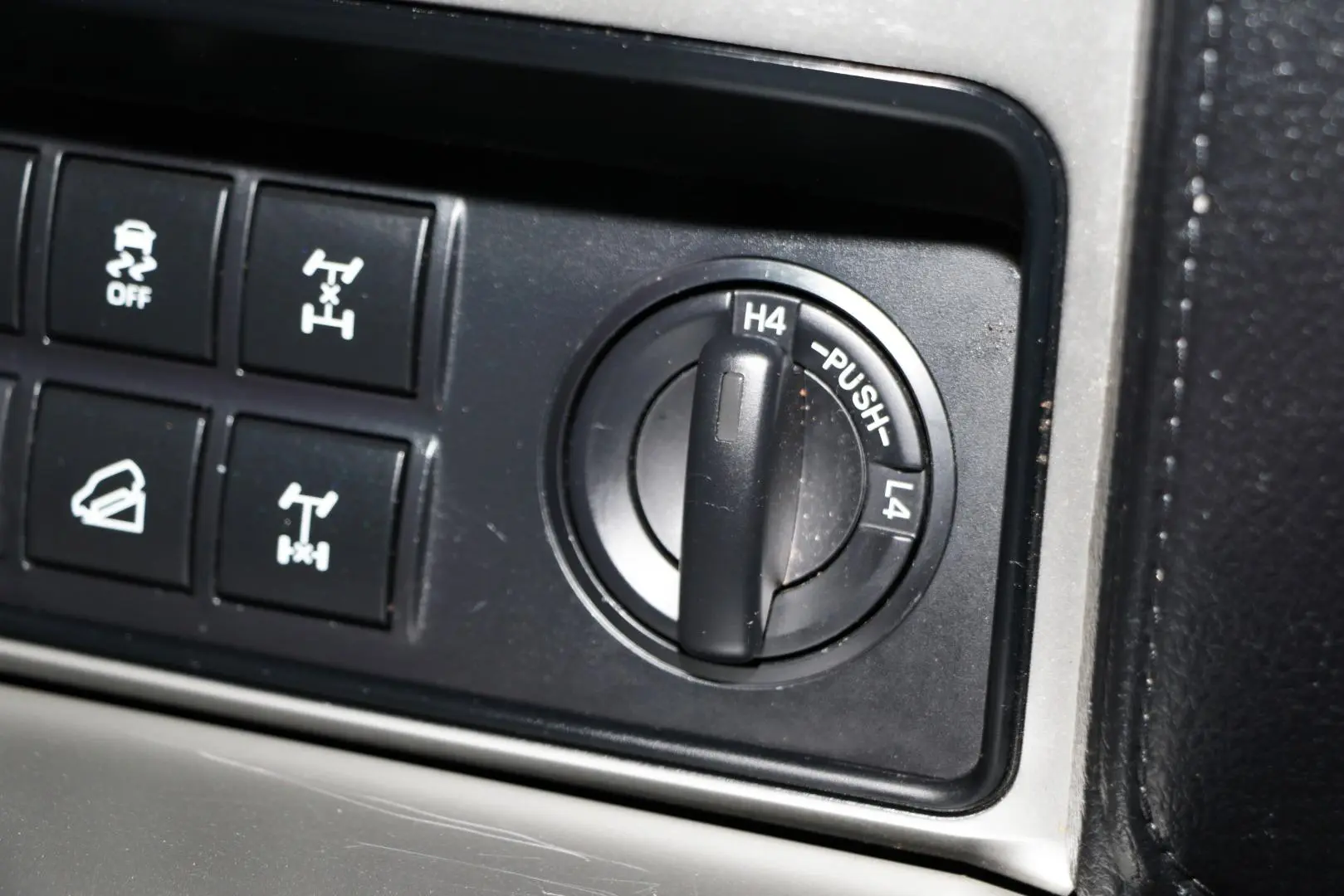 2021 Toyota Landcruiser Prado Gallery Image 15