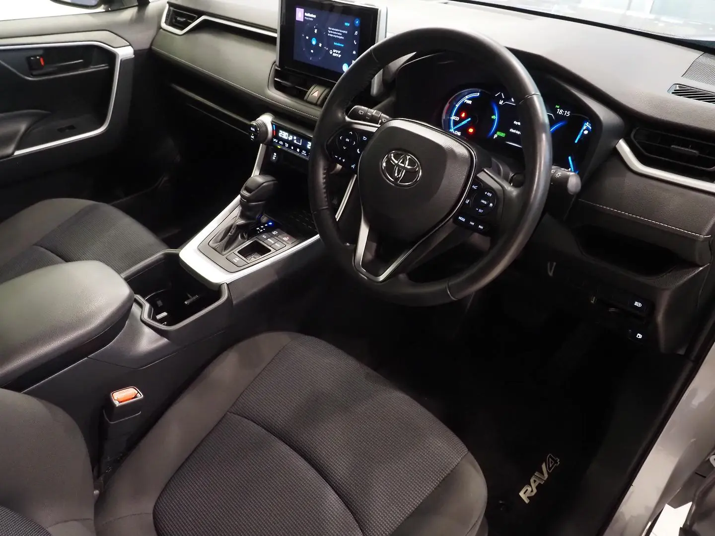 2024 Toyota RAV4 Gallery Image 4