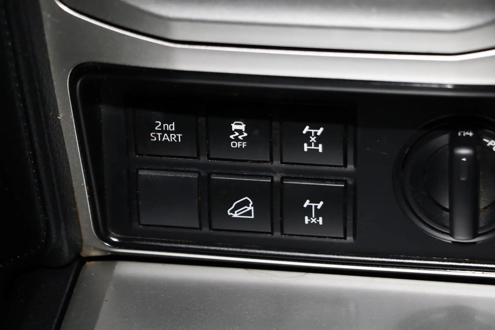 2022 Toyota Landcruiser Prado Gallery Image 15