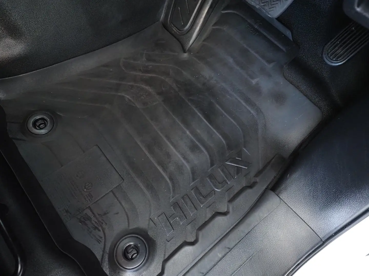 2019 Toyota Hilux Gallery Image 18