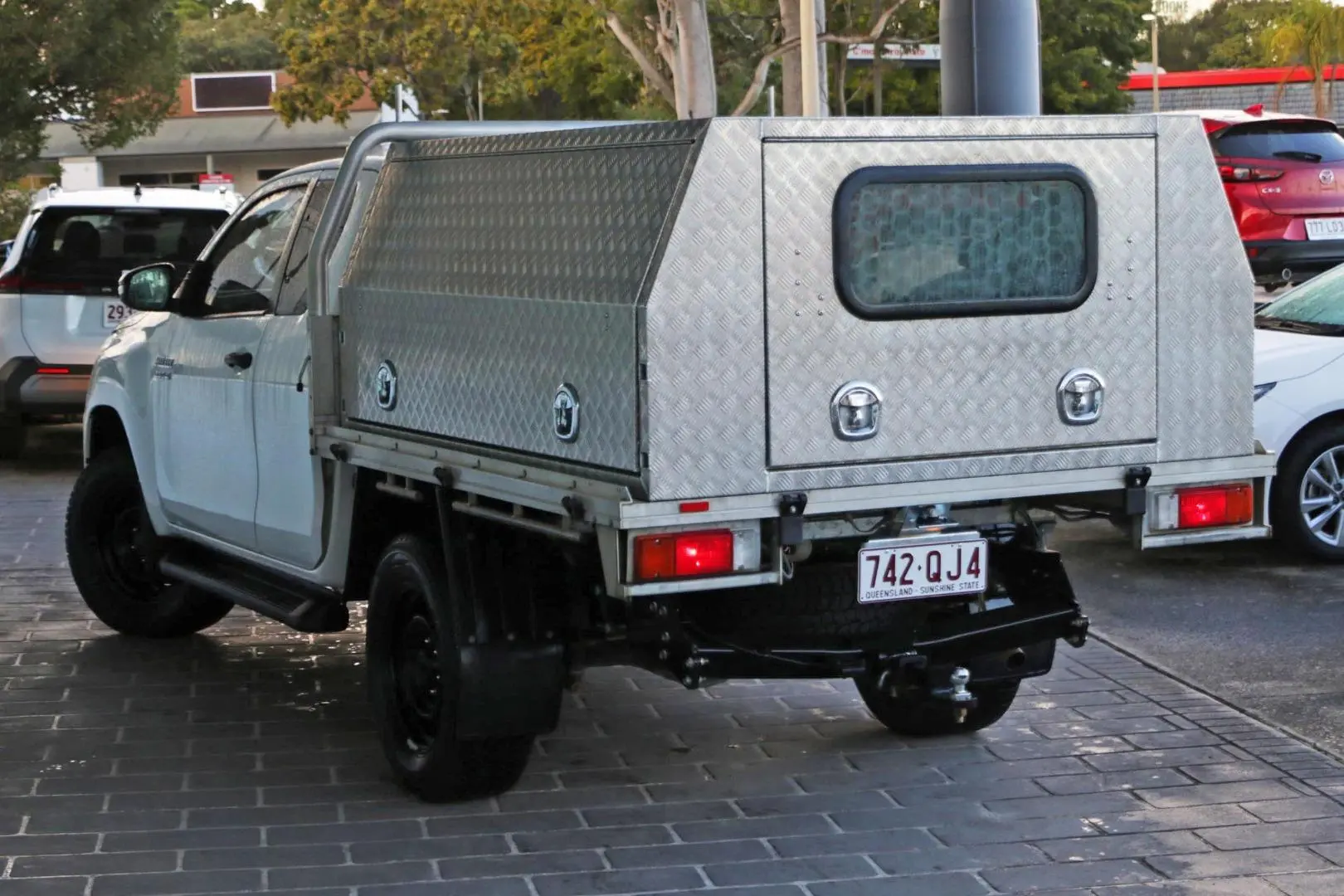 2020 Toyota Hilux Gallery Image 3