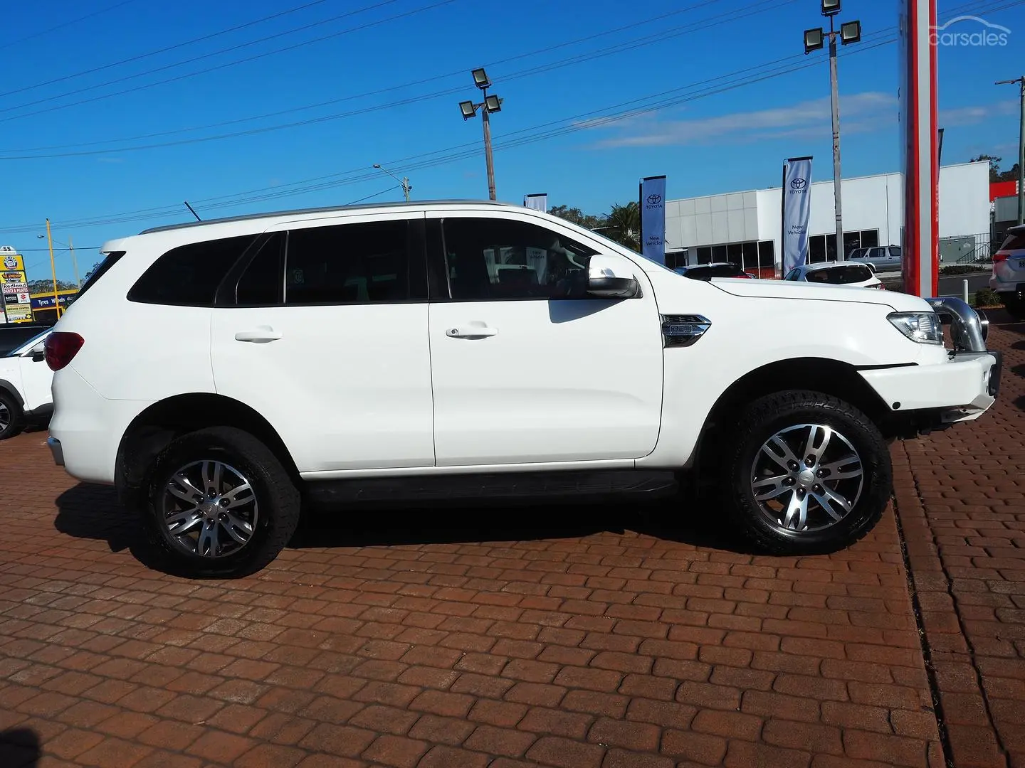 2019 Ford Everest Image 2