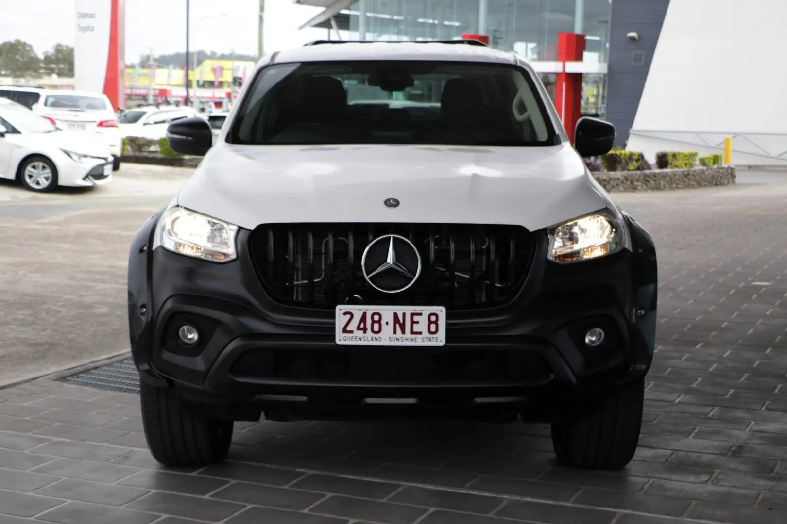 2018 Mercedes-Benz X-Class Gallery Image 3