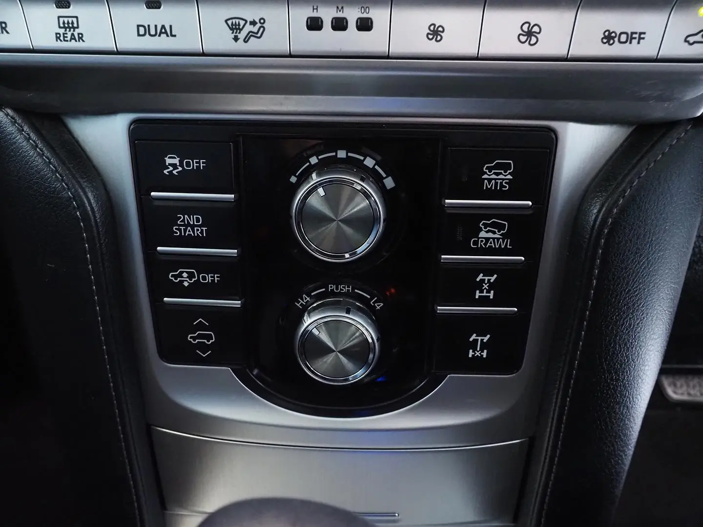 2018 Toyota Landcruiser Prado Gallery Image 30