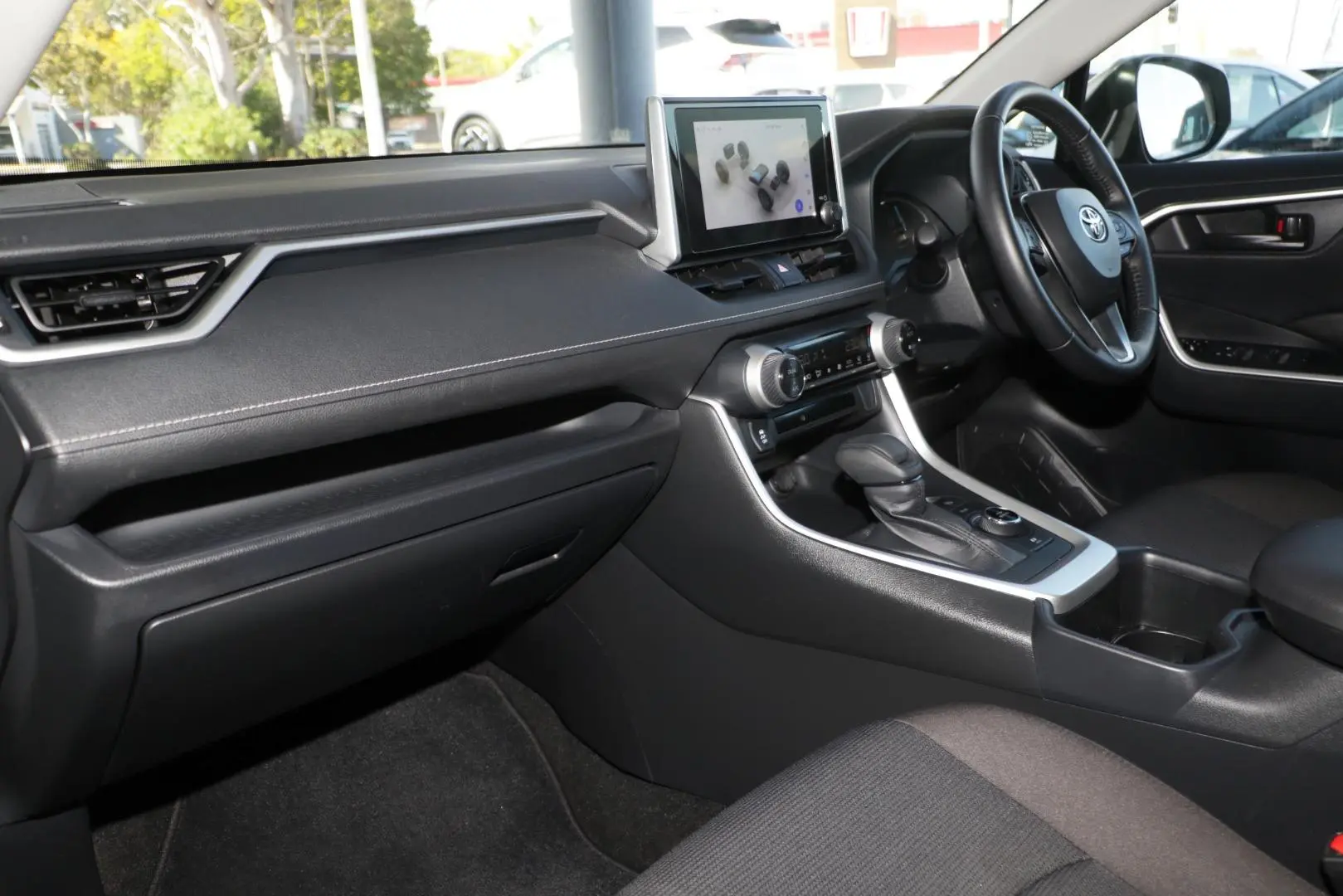 2025 Toyota RAV4 Gallery Image 8