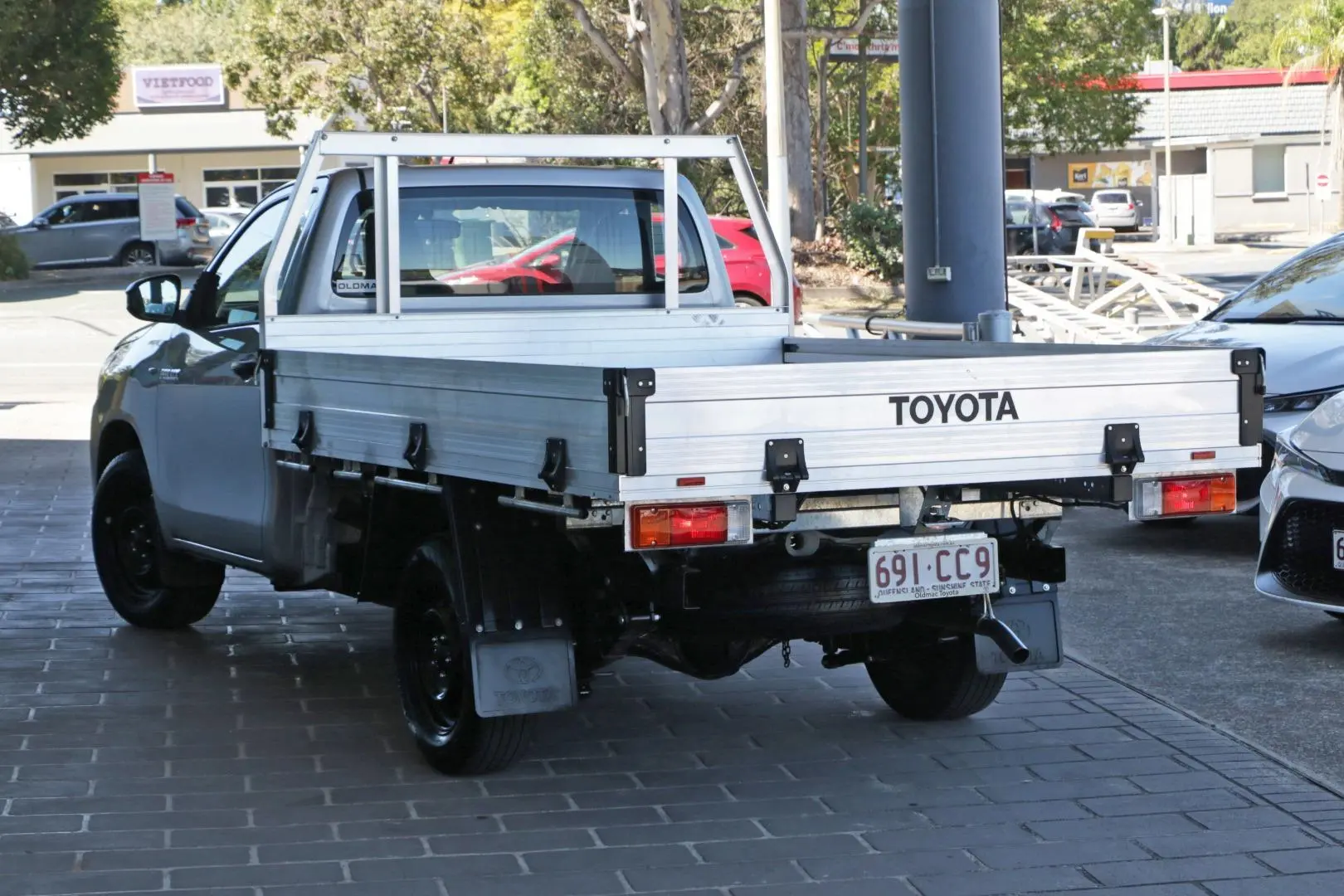 2021 Toyota Hilux Gallery Image 2