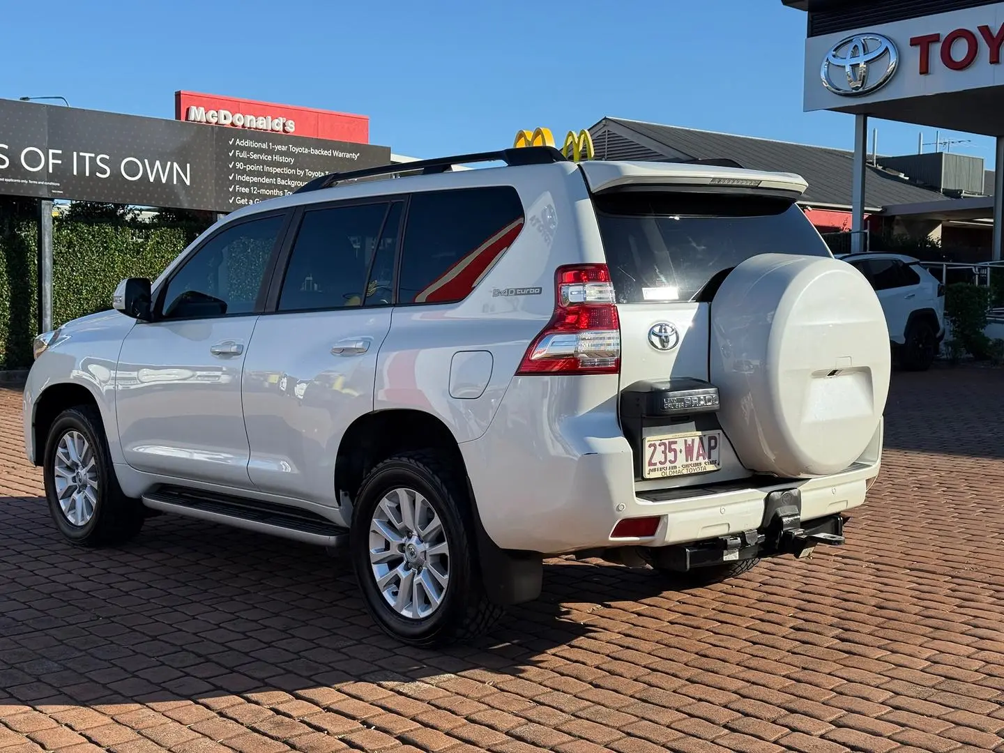 2015 Toyota Landcruiser Prado Gallery Image 4