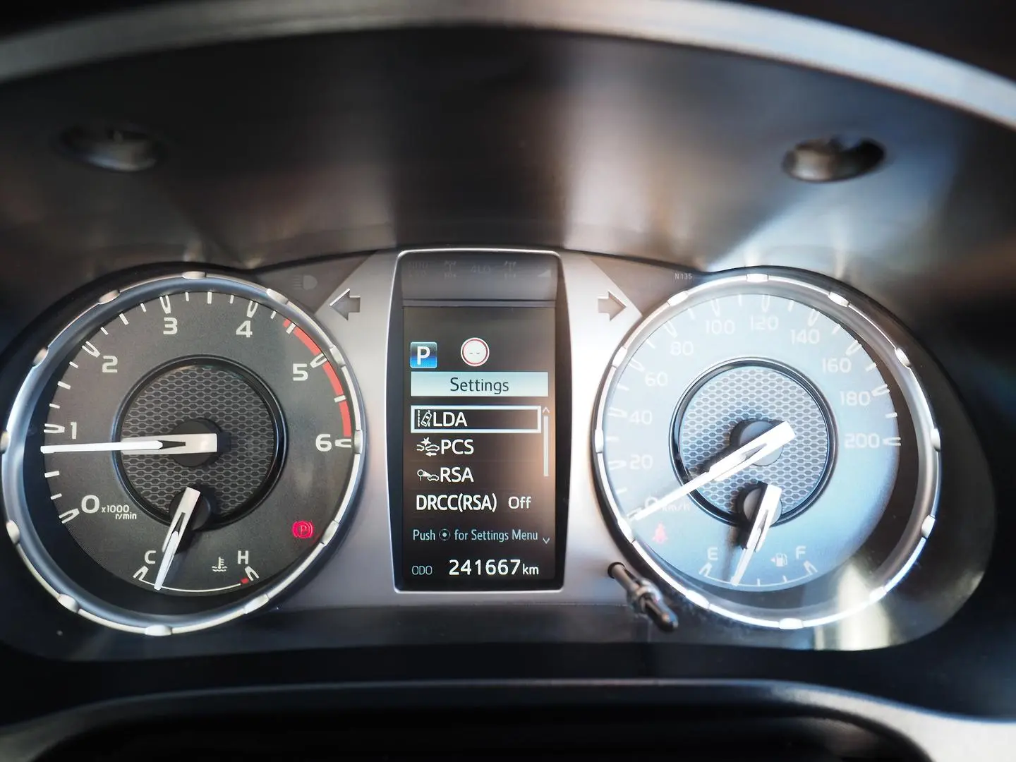 2020 Toyota Hilux Gallery Image 25