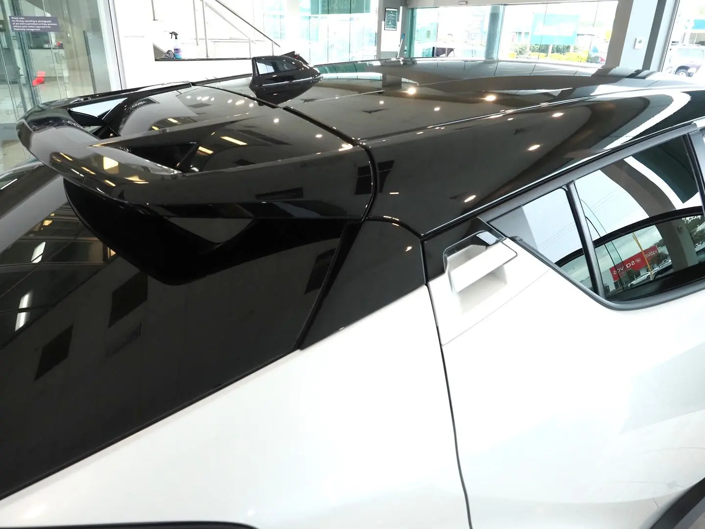 2022 Toyota C-HR Gallery Image 19
