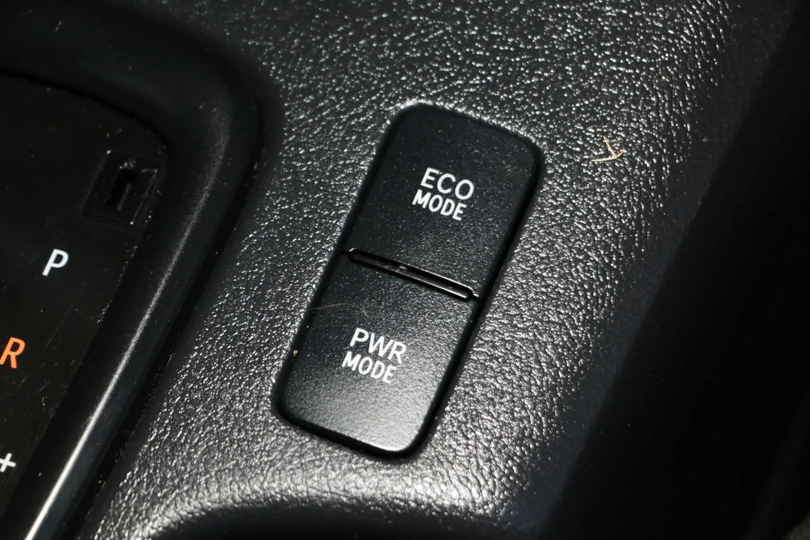 2016 Toyota Hilux Gallery Image 18