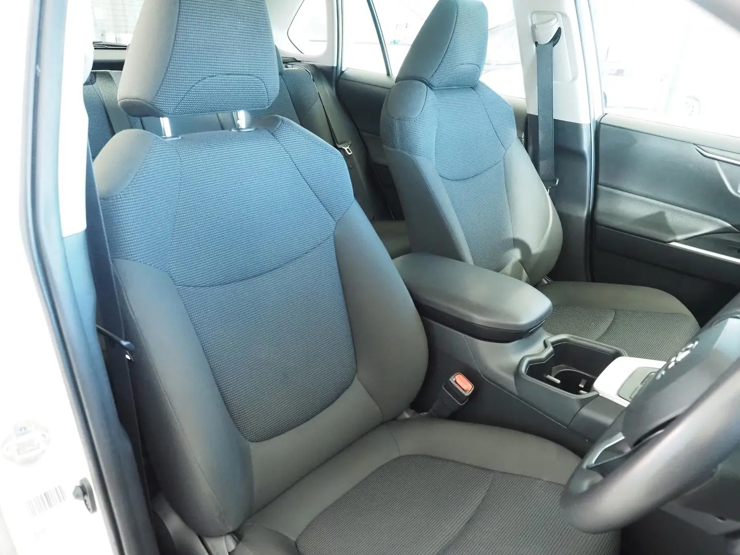 2024 Toyota RAV4 Gallery Image 17